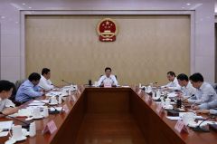 谢伏瞻谈大气污染治理:要为老百姓的生命健康负责