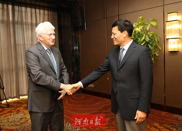 谢伏瞻陈润儿与加利福尼亚大学洛杉矶分校校长会谈