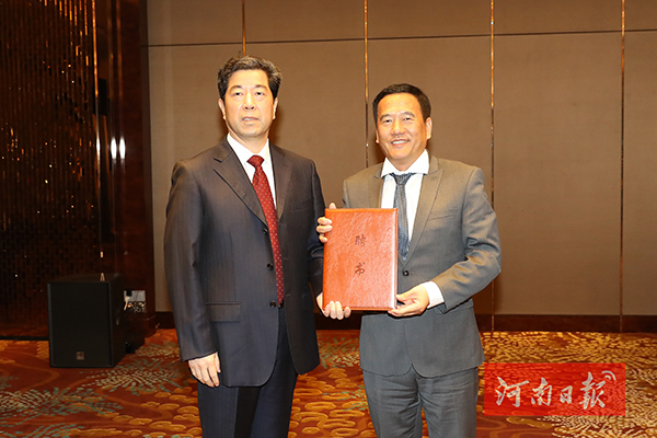 谢伏瞻陈润儿与加利福尼亚大学洛杉矶分校校长会谈