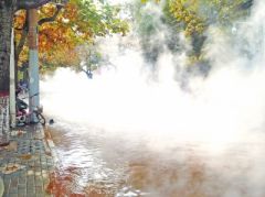 郑州百花路一处供暖管道突发爆管 多位市民烫伤