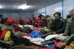 雪中送衣！郑州公交公司千件棉衣温暖工人心