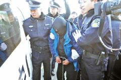 郑州一男子杀人后逃亡20年被抓 挣下多套房产