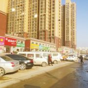 郑州一小区停车费每小时20元 物业称为阻止地面停车