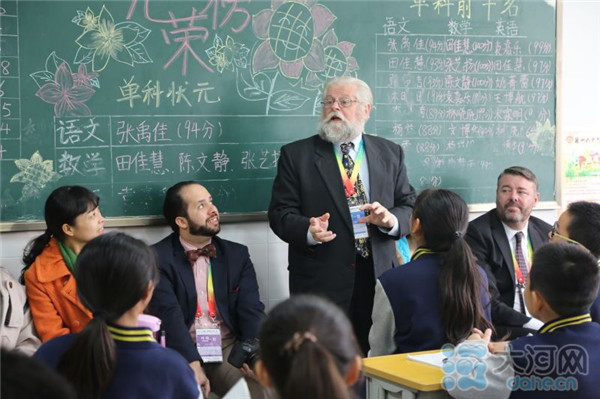 美国中小学校长代表访华团访问郑州 吃上中国传统文化“大餐”