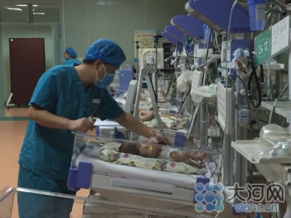 河南全省网友爱心接力 救助驻马店33天先心病患儿