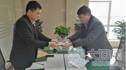 下大雪也要抓“老赖” 看执行干警风雪中的一天如何度过？