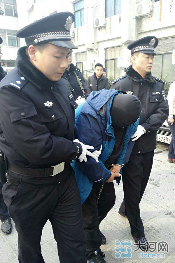 郑州警方内蒙古抓获一潜逃20年命案逃犯 隐身陵园有多套房产