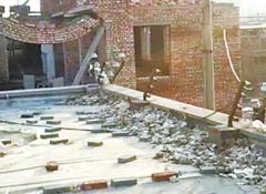 拆除违建时预制板坍塌 安阳5名执法人员受伤