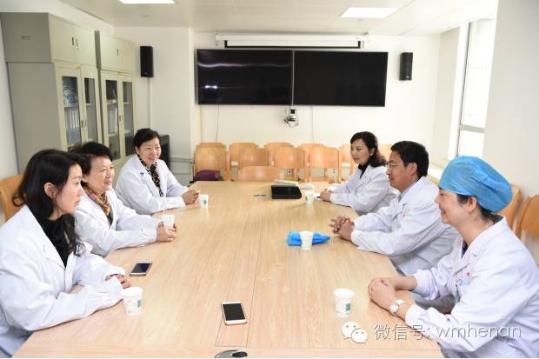 “编外雷锋团”团长宋清梅意外受伤 赵素萍一行专程看望