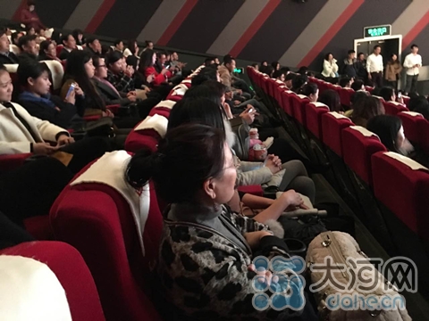 电影《生门》下月公映 直击高危产妇生产过程
