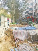 郑州棉纺路热力管道改造竣工多日 挖开的路至今未回填