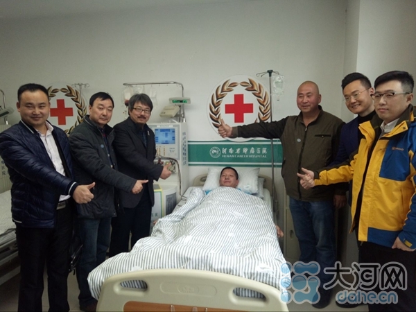 郑州市民为白血病患者捐“生命种子”一人捐献全家荣耀
