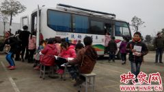 确山:科技大篷车走进后楼小学 让学生近距离触摸科技