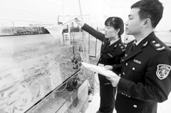 河南首次进口热带观赏水生动物 3600条泰国热带鱼搭飞机来郑
