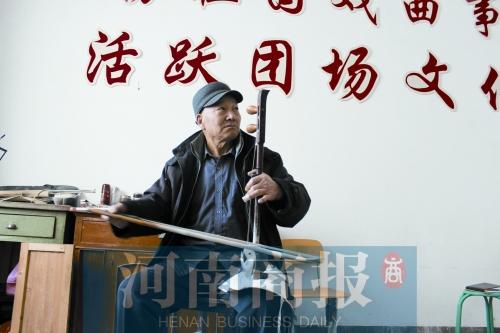 在新疆的“豫剧达人”：难忘豫剧的腔烩面的汤