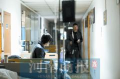 男子身患尿毒症 乳腺癌妻子放弃治疗为他省钱