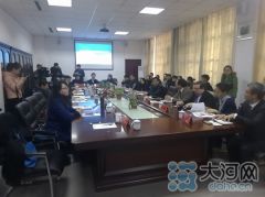 全国十余位新闻“大咖”齐聚郑大 研讨媒体创新 倡议设记者健康日