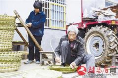 百年竹编村的竹编情