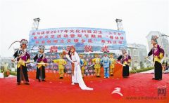 “三下乡”活动为群众送去精神食粮