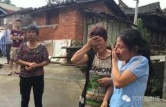 【开扒】因为这个行为，老太竟至3车连环追尾，老头摔得头破血流！