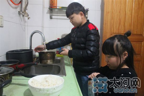 【“2017我们一起”跨年直播】袖珍女主播的幸福婚姻