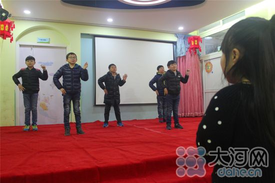 【“2017我们一起”跨年直播】袖珍女主播的幸福婚姻