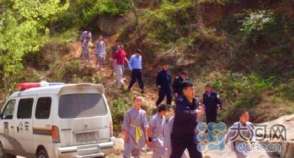 登封4岁少林武院学徒走丢 警方动用无人机最终找到