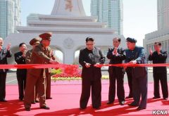 朝邀外媒记者观看黎明大街竣工典礼 金正恩出席