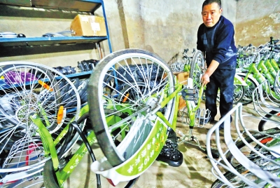 郑州故障共享单车七成是人为损坏 忙坏修车师傅