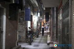 他们手握百万，仍只能租房住！