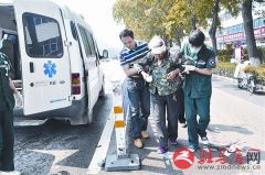 救助受伤老人