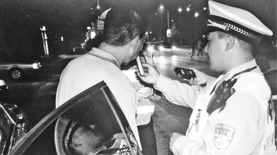 醉驾情节轻微可免予刑事处罚 专家:需出台相应细则