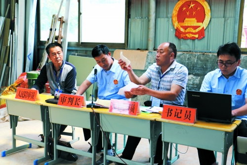 人民陪审员制度试点两年 陪审员“存在感”越来越强