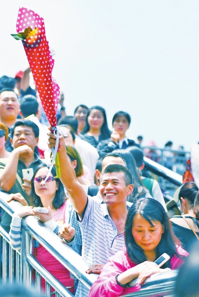你在幽静考场内谱画人生 我在燥热世界中祈祷守候