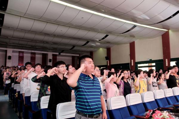 毕业季！郑州九中校长田宝宏：高考并非终点 心中有梦随处有好风景