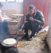 沉甸甸都是爱！舞钢农村老父亲每月托人给外省儿子送吃的