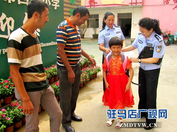 帮助少数民族儿童入学.jpg