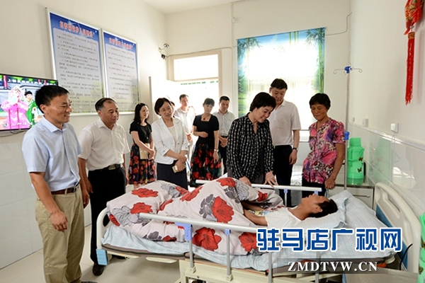 01河南省残联理事长王丽上蔡调研.jpg