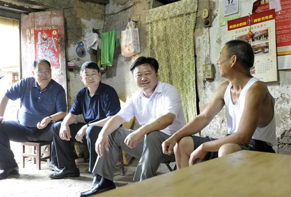 陈星深入西平县调研指导脱贫攻坚和防汛抗旱工作