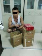 郑州破获系列撬盗车内物品案 “雌雄双盗”半夜砸车只为名贵烟酒