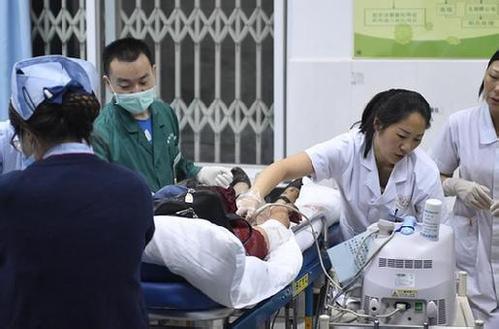 已救治164名伤员 重伤先运走——九寨沟县救治伤员见闻