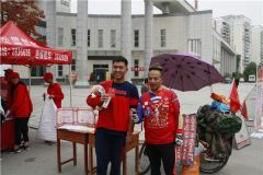 唐山 “最美理发师”冯波到驻马店开展志愿服务活动