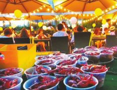 淡季到来小龙虾店进入放假“倒计时” 假期长达4个月
