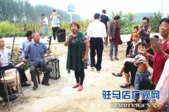 汝南县农民“说唱”宣传“十九大”精神