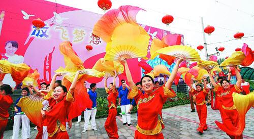 戚存杰：充分利用广场文化大舞台进一步丰富群众文化生活