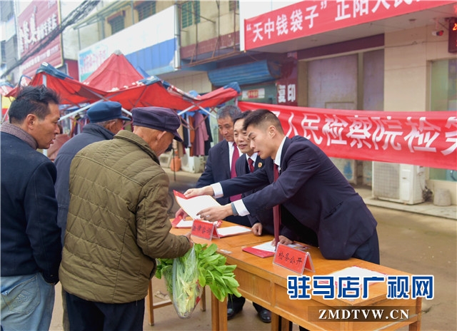 现场讲解 (1).jpg