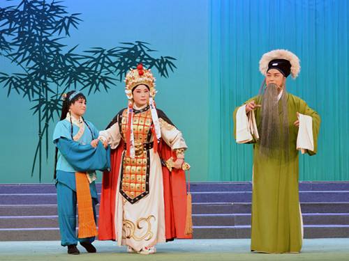 豫剧《花木兰》在驻马店上演
