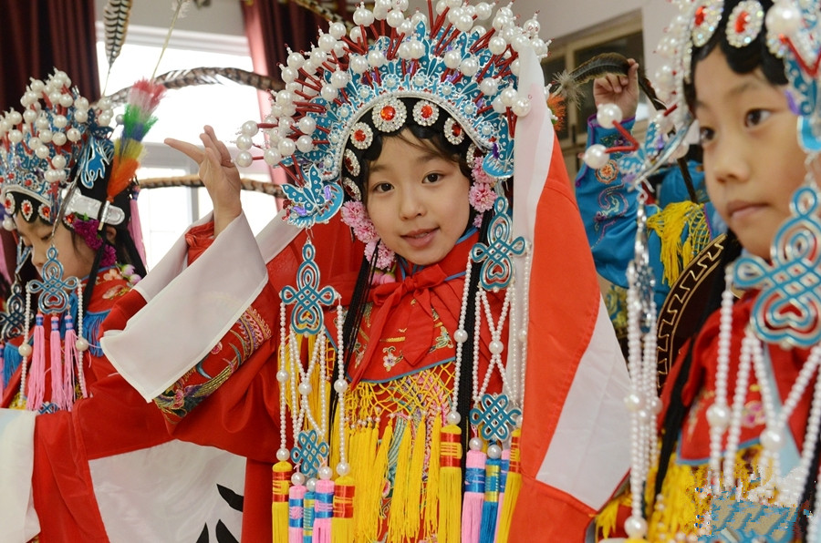 郑州：戏曲进校园 薪火永相传