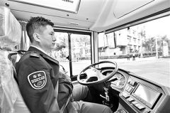 深圳现“无人驾驶公交车”？官方称“智能驾驶”