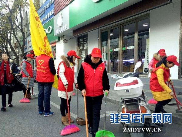 认真清扫中.jpg